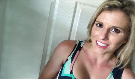 Vollbusige reife Frau erregt ihren Mann zum Sex und bekommt Sperma in die Muschi