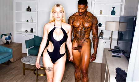 Interracial-Sex zwischen einer Blondine und einem Schwarzen in der Wohnung
