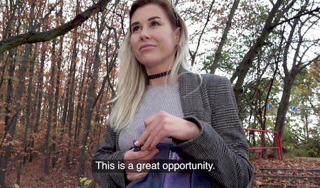 Ich machte vor dem Schlafengehen einen Spaziergang und hatte reichlich Sex mit einer jungen Bekannten