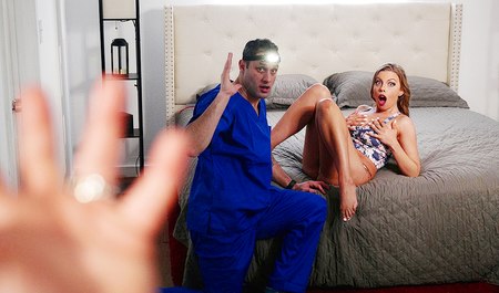 Der Arzt kam zur Frau eines anderen und fickte sie, um das Coronavirus zu verhindern