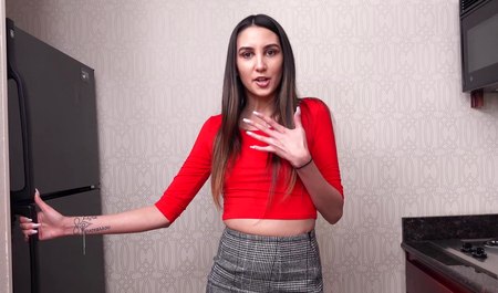 Bruder nutzt schöne Stiefschwester aus