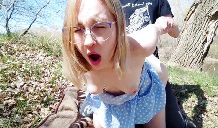 Ein Freund hat Mary Mouse im Freien gegrillt, anstatt zu grillen