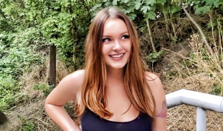 Habe ein Mädchen auf der Straße getroffen und in einem Hotel Sex mit ihr gehabt