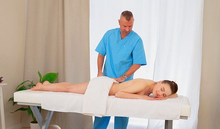 Leo Casanova ließ sich zum Massagetherapeuten umschulen, doch es hat sich nichts geändert...