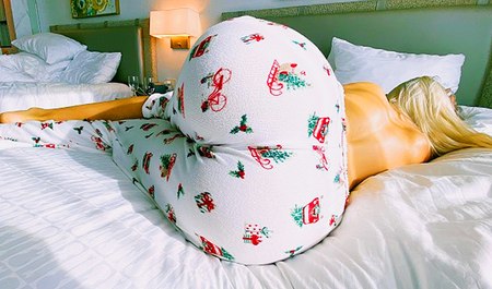 Nachts fickt die Stiefmutter mit ihrem Lover und morgens mit mir...