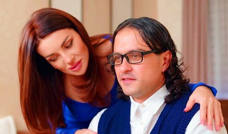 Stiefmutter macht aus ihrem Stiefsohn nach besten Kräften einen echten Mann