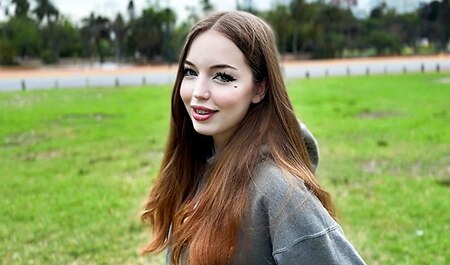 Zhenechka Kotova trennt sich vom Major und sichert sich einen Platz in der Wohnung