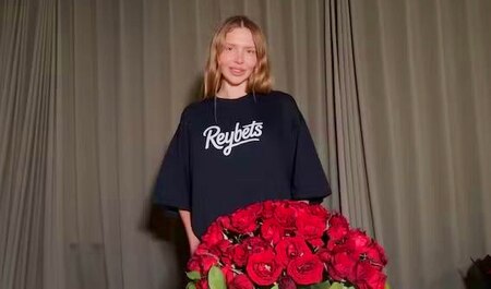 Жесткий секс за букет цветов на восьмое марта!...