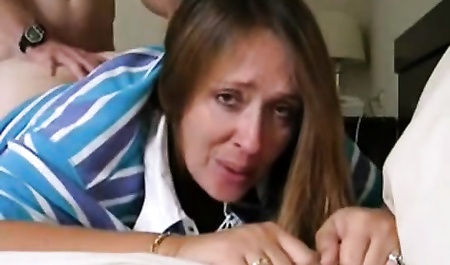 Cumshot in den Arsch einer reifen Dame